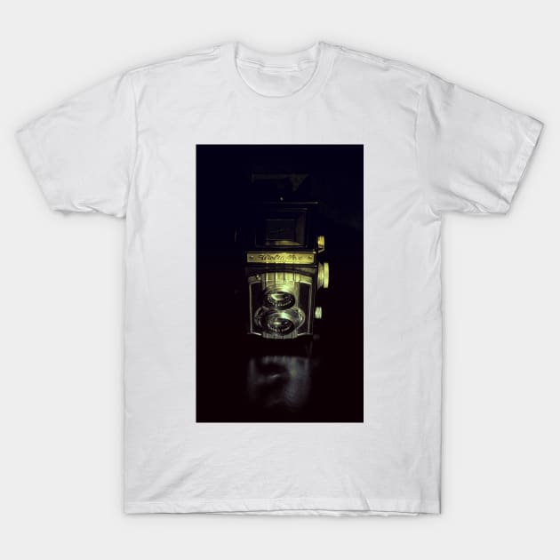 Weltaflex TLR Camera T-Shirt by Nigdaw